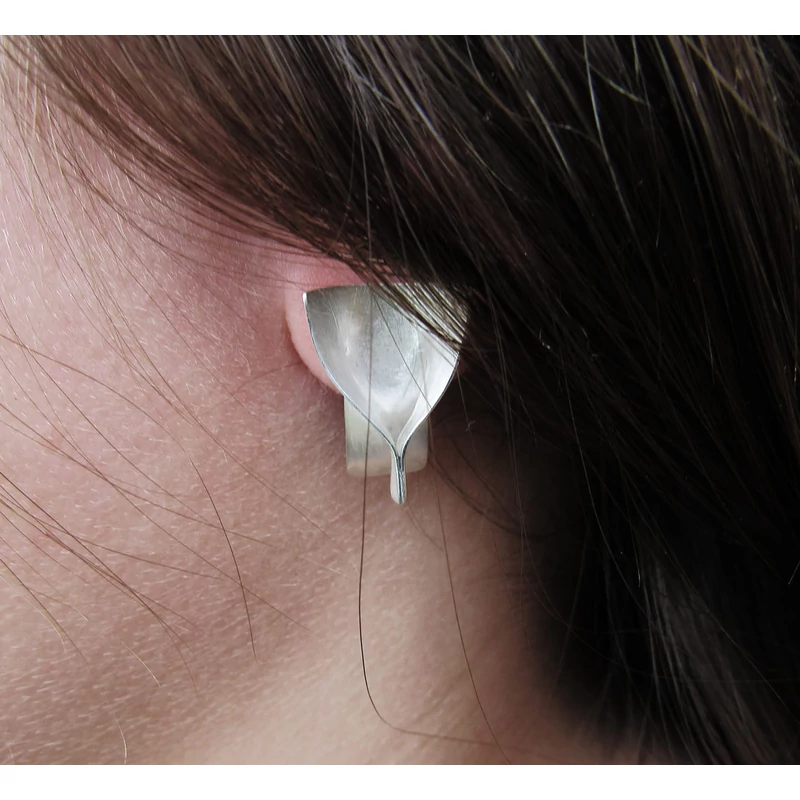 BUTTERFLY EARRING