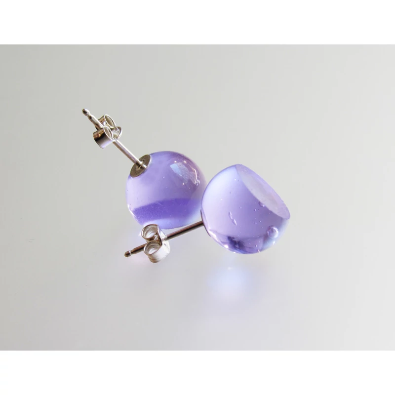 LAVENDER SPOTLIGHT EARRING