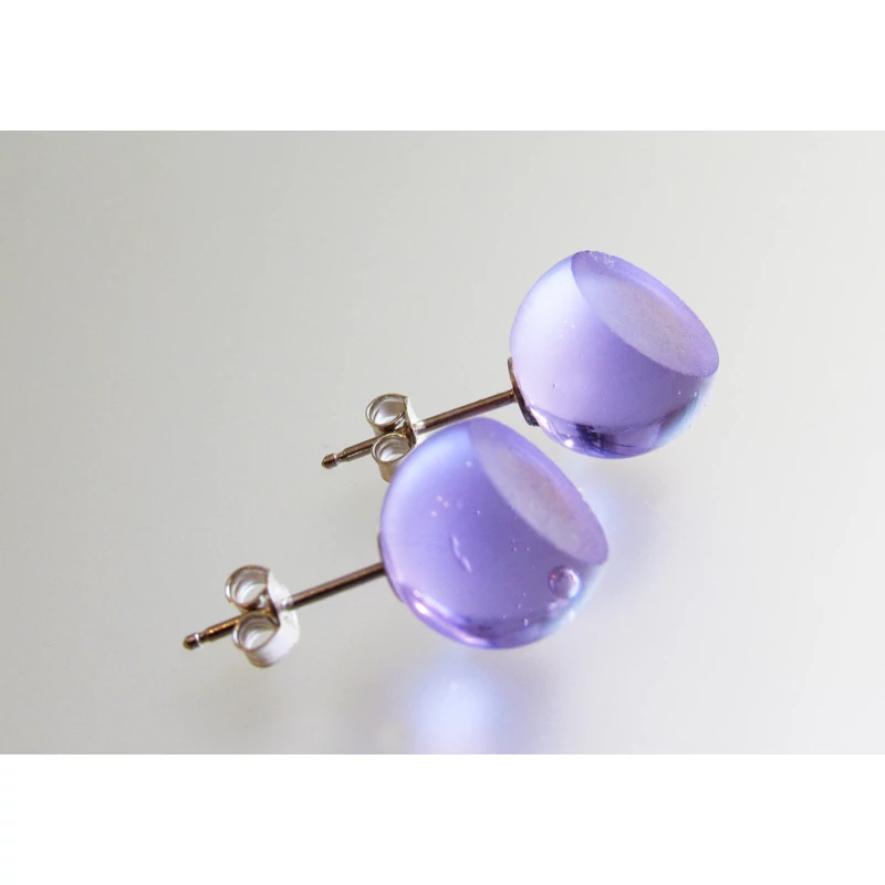 LAVENDER SPOTLIGHT EARRING