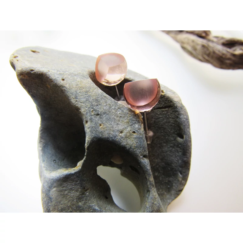 ROSE SPOTLIGHT EARRING