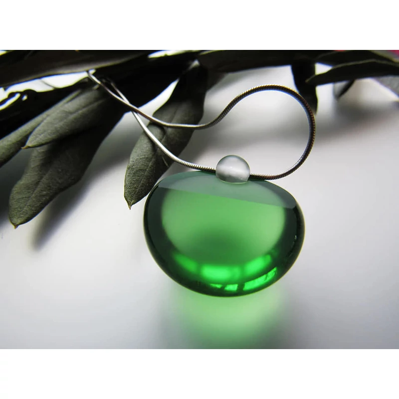 OLIVE NECKLACE